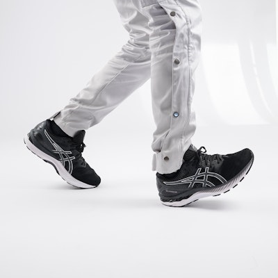 ASICS Gel Nimbus 23 2E 宽版 '黑白' 1011B006-001 Cheap ASICS Gel Nimbus 23 2E 宽版 '黑白' 1011B006-001