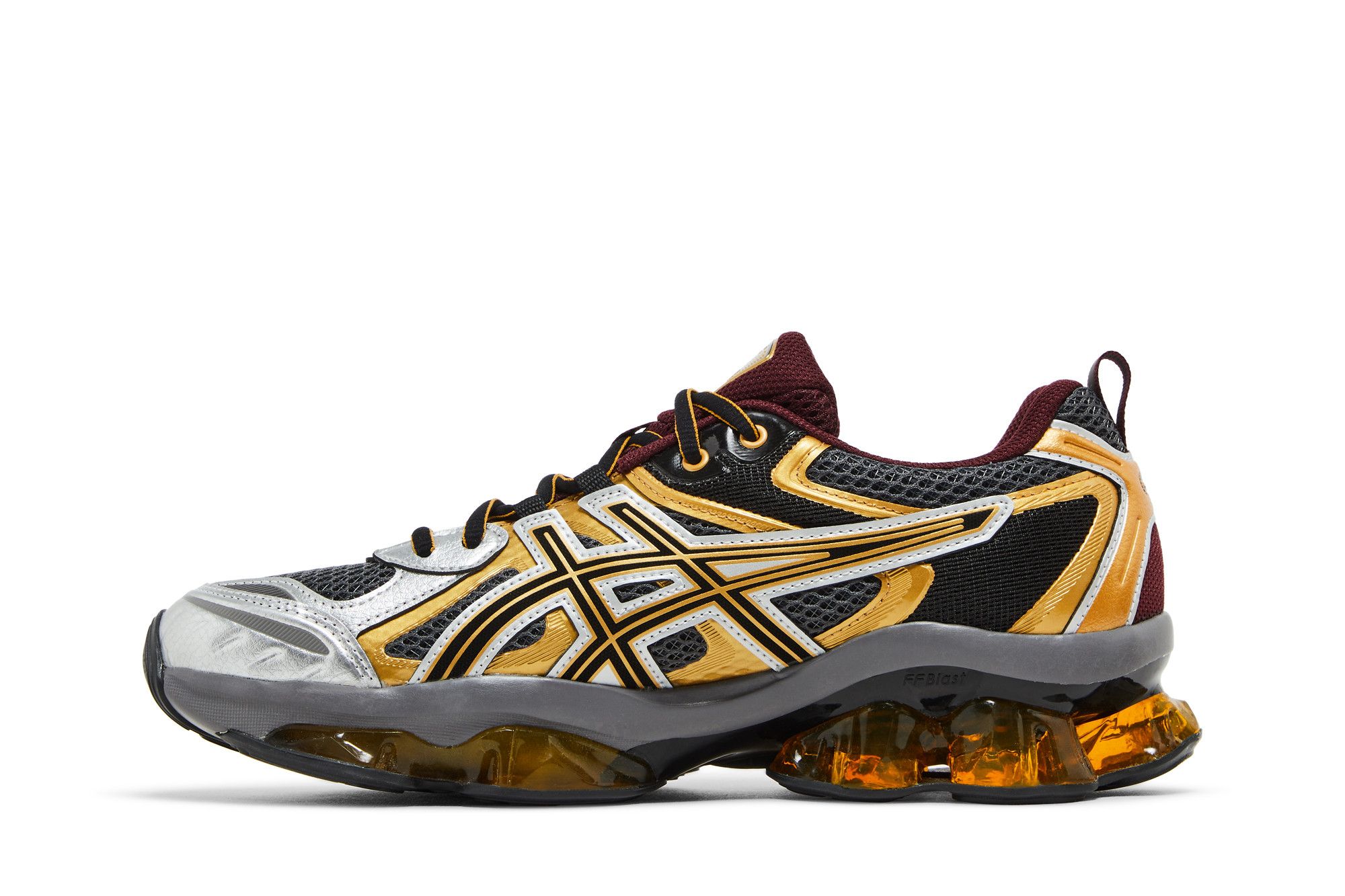 Lookbook ASICS Gel Quantum Kinetic ''Carbon Pure Gold'' Schoenen 1203A270-021