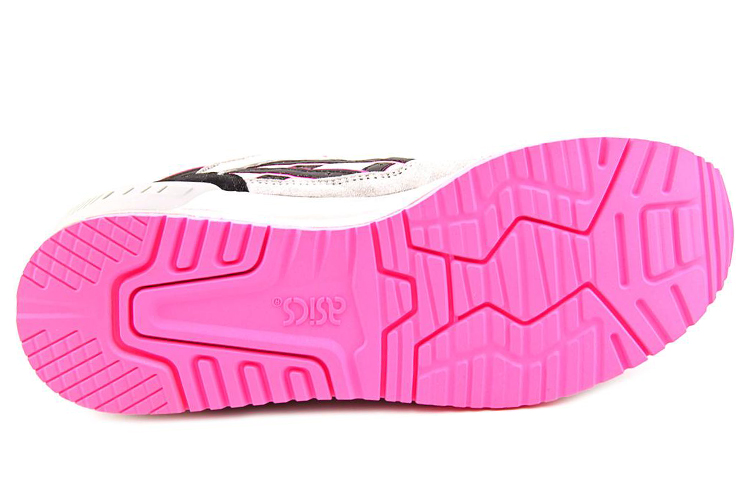 Shop ASICS Gel Respector ''Gris Rose'' H5W2L-0190