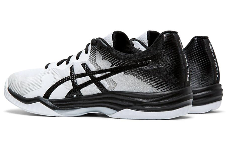 Shop Asics Gel-Tactic 2 低筒 跑步鞋 男款 白黑