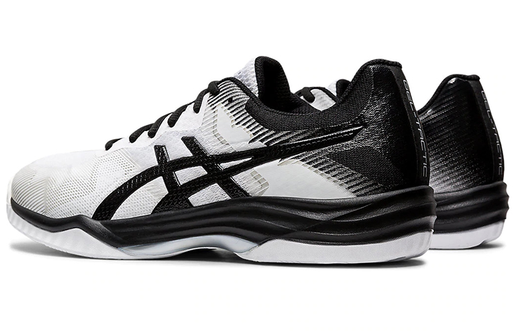 Shop 아식스 젤-택틱 블랙/화이트 1073A015-100