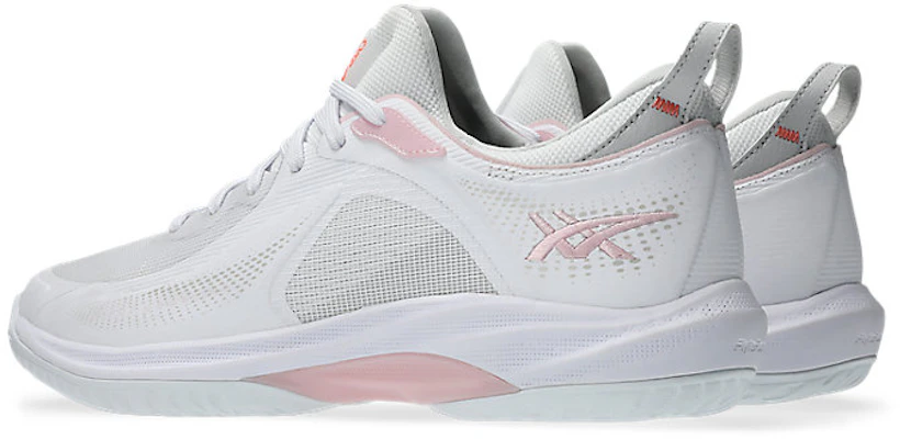 アシックス グライドノヴァ FF 4 バスケットボールシューズ ホワイト/ピンクソルト 1063A105-101 Lookbook アシックス グライドノヴァ FF 4 バスケットボールシューズ ホワイト/ピンクソルト 1063A105-101
