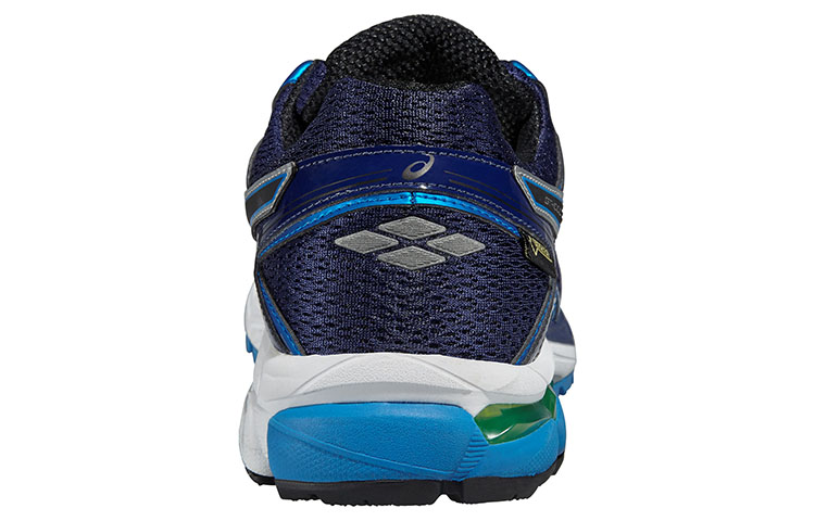 Shop Asics GT-1000 4 低筒跑步鞋 藍白