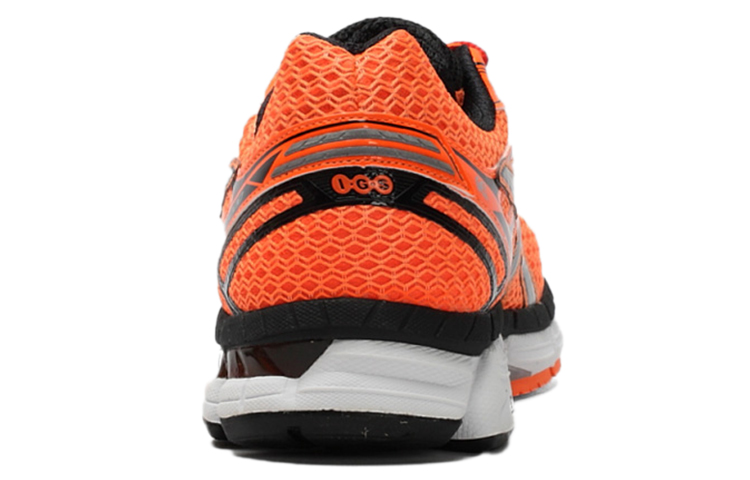 Shop Asics GT-2000 2 低筒耐磨跑步鞋 鮮橙