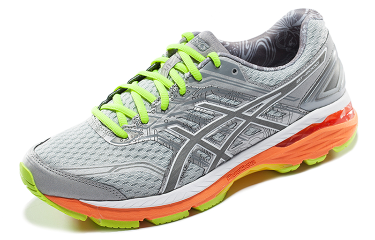 Lookbook ASICS GT-2000 5 ''Gris Blanc'' T711N-9601