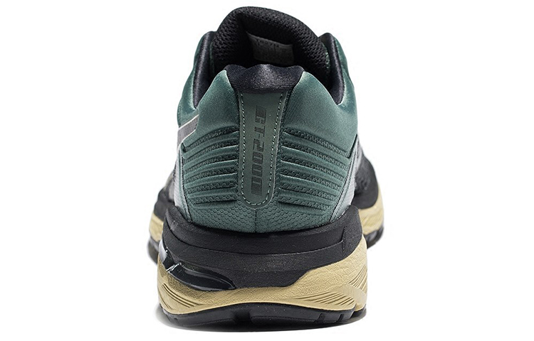 Shop ASICS 亚瑟士 GT-2000 6 黑绿 运动鞋 T827N-9090