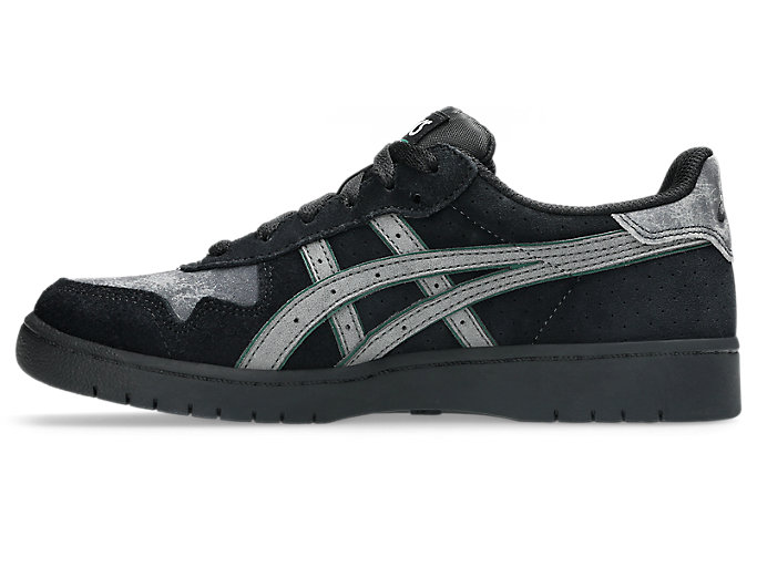 Shop Asics Japan Pro 復古運動鞋 黑色/草綠 1201B063-001