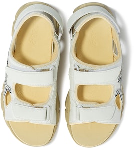 アシックス カハナ SD ベージュ サンダル (クリームホワイト) 1203A130-301 Lookbook アシックス カハナ SD ベージュ サンダル (クリームホワイト) 1203A130-301