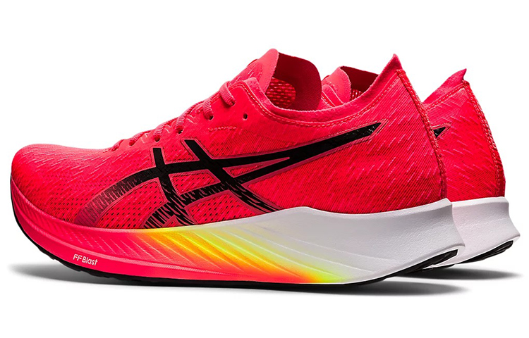 Shop Asics 魔力速度 1.0 舒適 運動 防滑 低筒 跑步鞋 男款 紅色