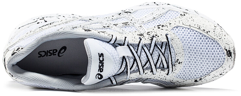 ASICS Maverick 2 'Putih Hitam' T20XQ-0001 Lookbook ASICS Maverick 2 'Putih Hitam' T20XQ-0001