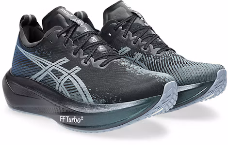 Lookbook ASICS MEGABLAST Chaussures de Running Noir/Blanc 1013A170-001