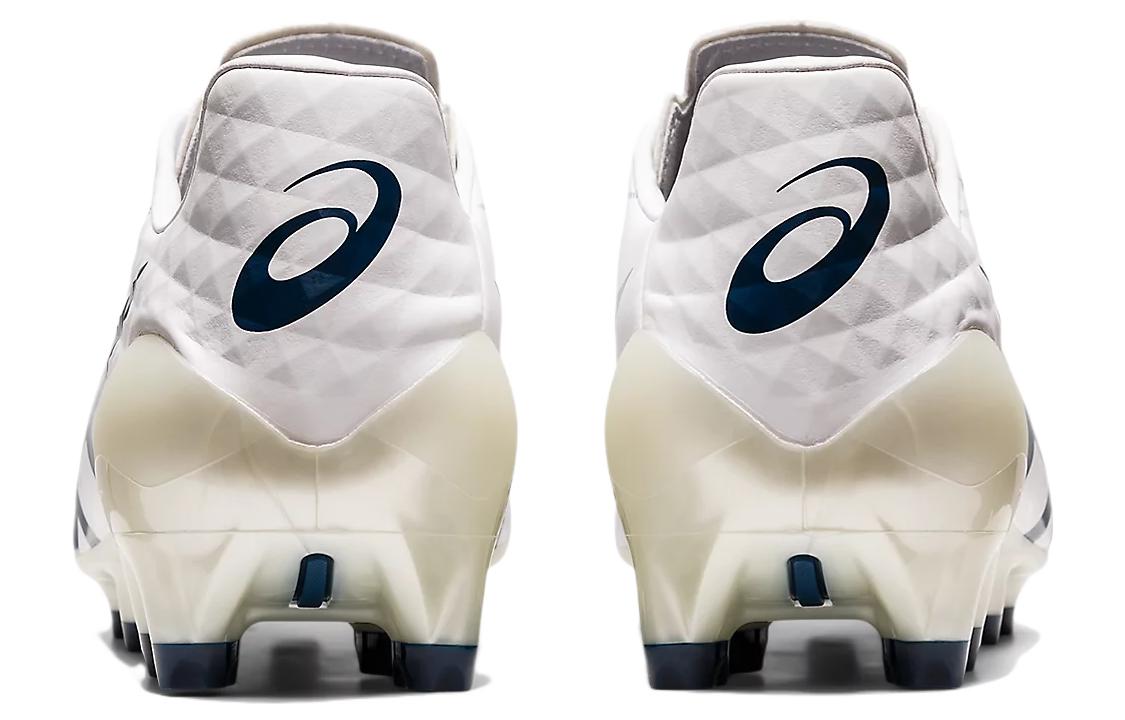 Shop Asics Menace 4 人造草地 耐磨透氣 足球鞋 白藍