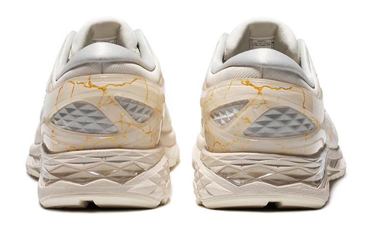 Lookbook ASICS Metarun Blanco/Dorado 1011B294-100