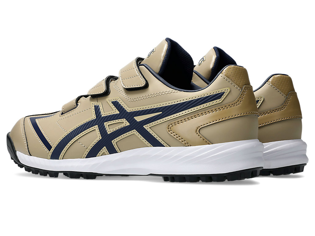 Shop ASICS NEOREVIVE TR 3 Zapatillas de Entrenamiento 1123A042-200