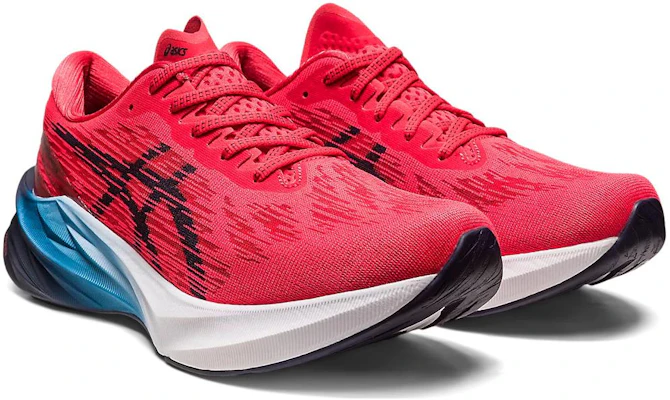 ASICS Novablast 3 ''Rosso Elettrico Mezzanotte'' 1011B458-600 Lookbook ASICS Novablast 3 ''Rosso Elettrico Mezzanotte'' 1011B458-600