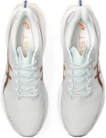 Shop Asics Novablast 3 LE 減震透氣耐磨 低筒 跑步鞋 男款 灰黑