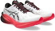 Lookbook ASICS Novablast 3 Wide 'Putih Hitam Merah Elektrik' 1011B459-104