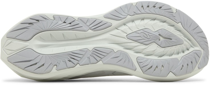 Asics Novablast 4 舒適百搭減震防滑 低幫 休閒跑步鞋 男款 白色 Shop Asics Novablast 4 舒適百搭減震防滑 低幫 休閒跑步鞋 男款 白色