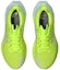 Lookbook ASICS Novablast 4 Kuning Terang Kelabu Sejuk 1011B693-750
