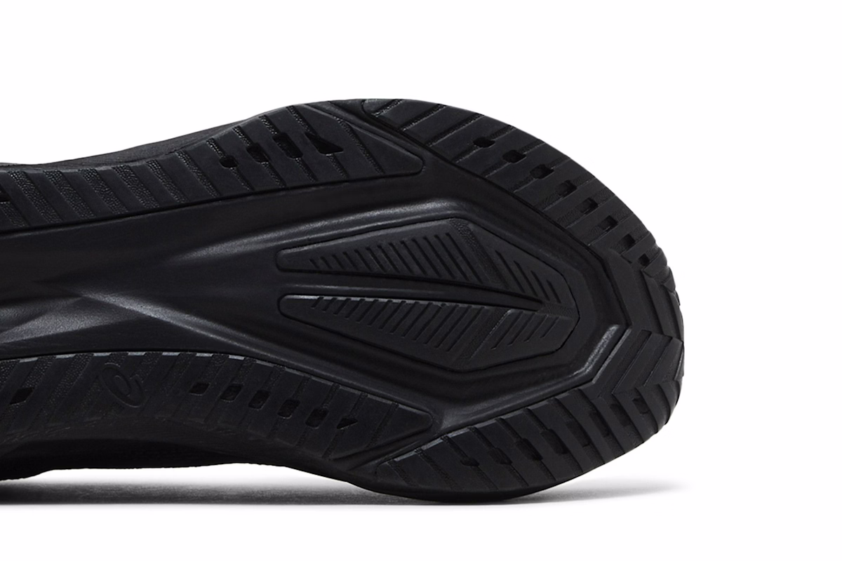 ASICS Novablast 5 'Black Carrier Grey'