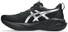 Shop 아식스 노바블라스트 5 플래티넘 러닝화 플래티넘/블랙 1011C193-001