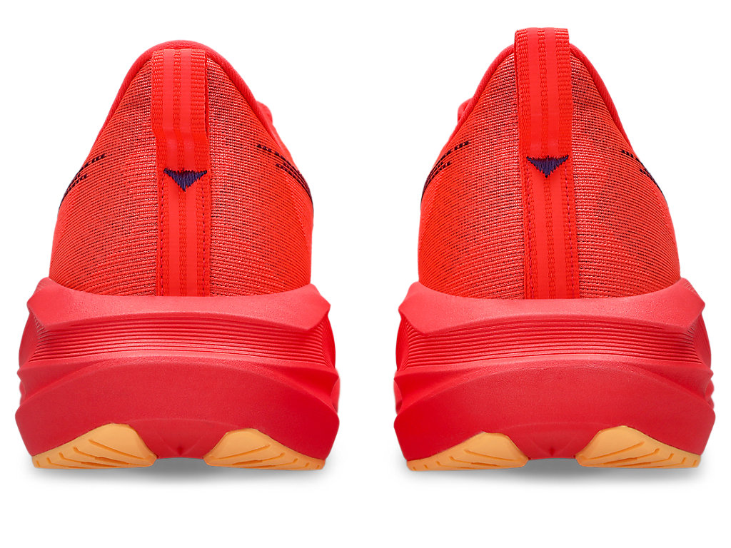 Purchase 亚瑟士 Novablast 5 跑鞋 闪光红/江户紫 1011B974-600