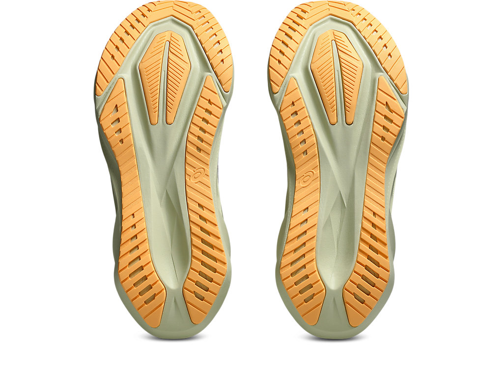 Sizing ASICS NOVABLAST 5 跑鞋 白色/浅褐色 1011B974-101