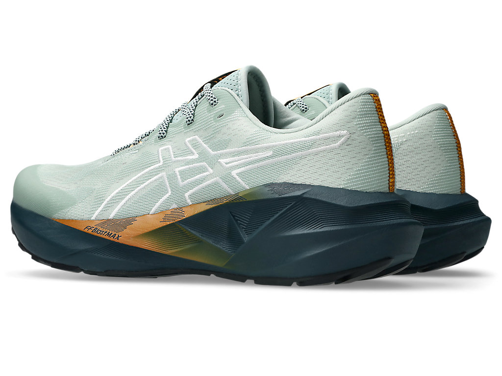 Lookbook 亞瑟士 NOVABLAST 5 越野跑鞋 自然浴/地衣岩 1011C138-300