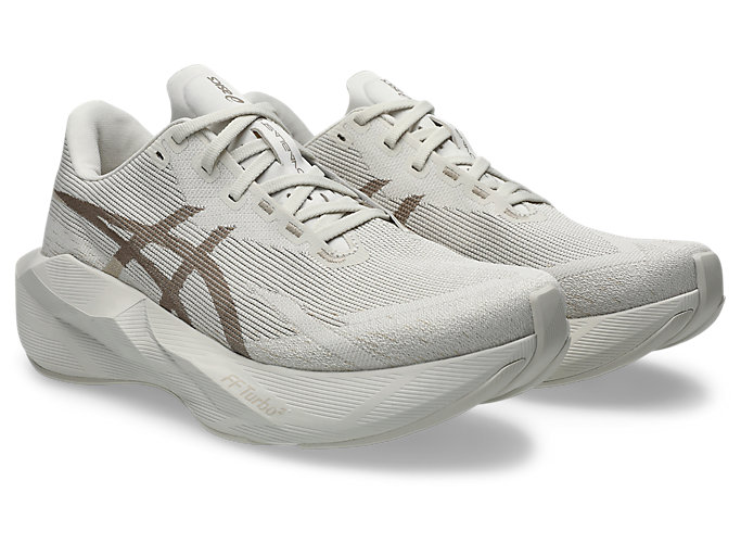 Order ASICS Novablast 6 Hardloopschoenen Soft Oat/Greige 1011C243-250