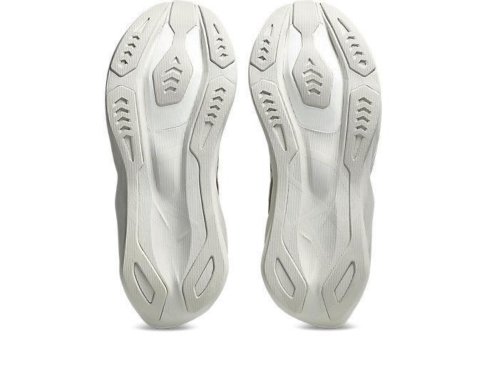 Sizing ASICS Novablast 6 Hardloopschoenen Soft Oat/Greige 1011C243-250