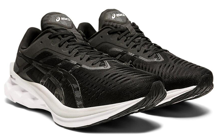 Lookbook ASICS Novablast ''Nero Carrier Grigio'' 1011A681-002