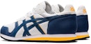 Shop Asics Oc Runner 舒適耐磨復古跑步鞋 男女款 白藍
