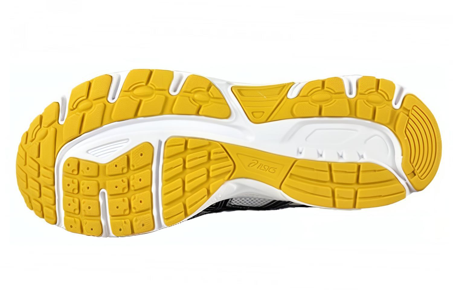 Shop 亞瑟士 Patriot 6 低幫跑步鞋 白銀