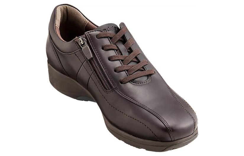 Shop ASICS Pedala 'Coklat' 1211A036-200