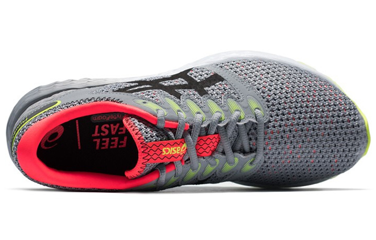 Lookbook ASICS RoadHawk FF 2MX Gris 1011A880-020