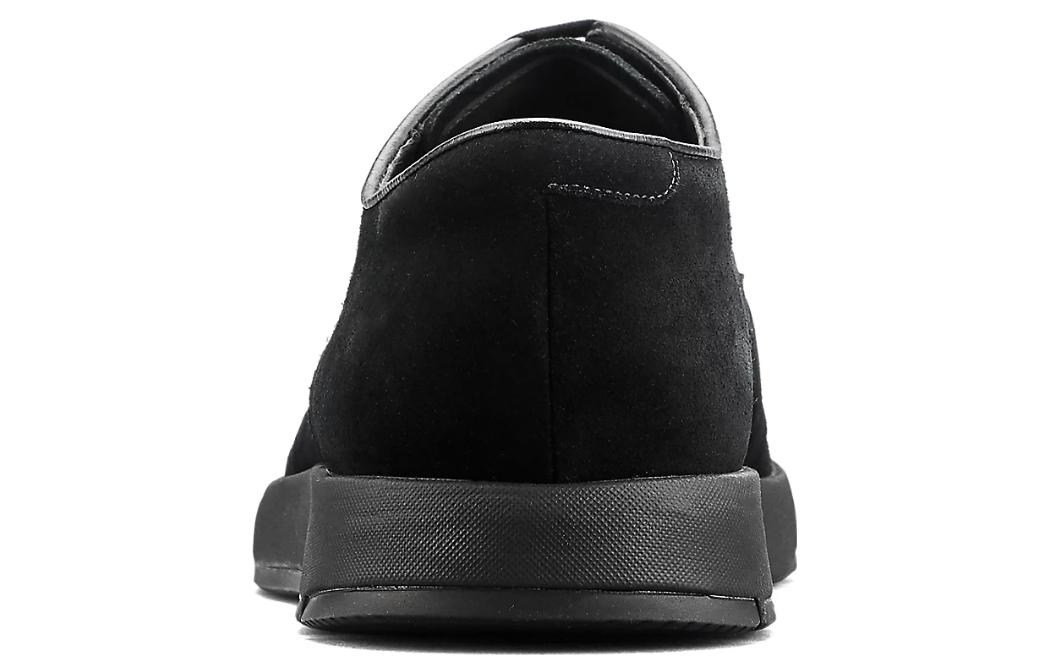 Shop ASICS 经典版GORE-TEX 2E 男士黑色跑步鞋 1231A226-002
