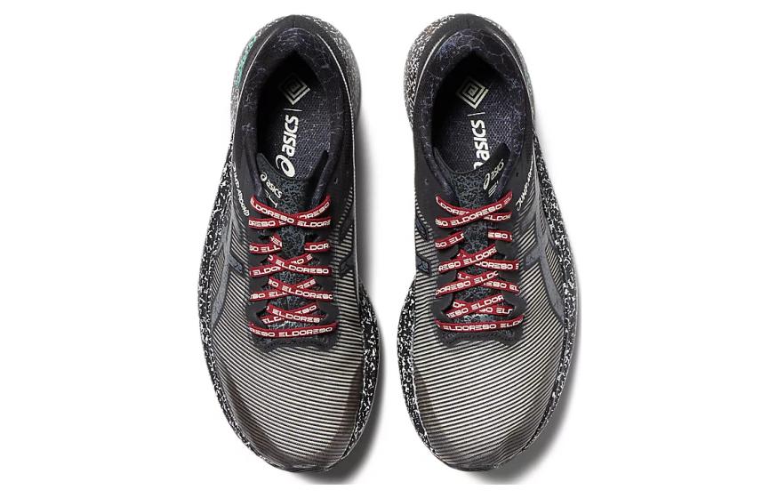 Lookbook ASICS Running Low ''Zwart'' 1013A139-001