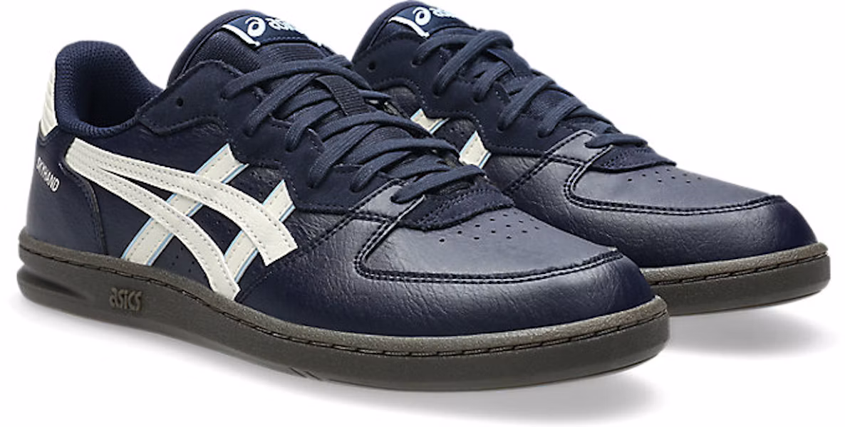Asics Skyhand OG: Retro Style Basketball Sneakers Midnight/Ivory 1203A451-400 Lookbook Asics Skyhand OG: Retro Style Basketball Sneakers Midnight/Ivory 1203A451-400