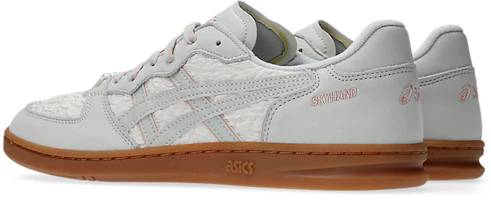 Lookbook ASICS SKYHAND OG Vintage Basketball Shoes Blush/Glacier Grey 1203A880-700