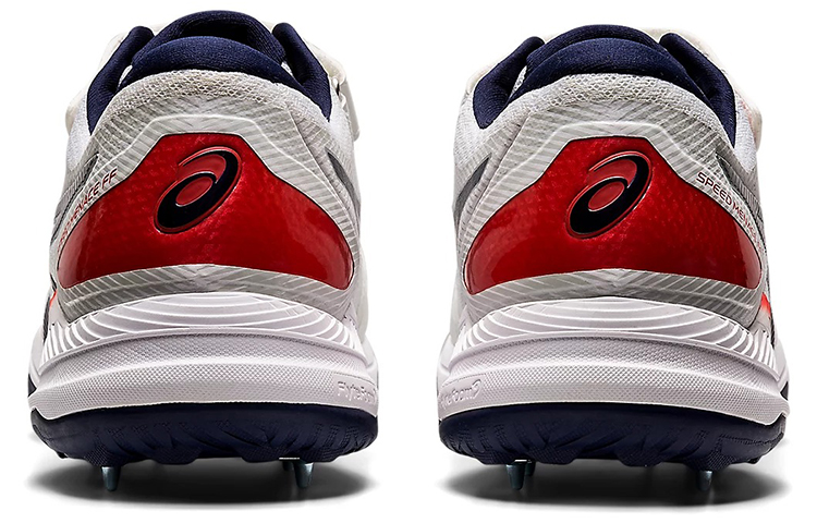 Shop Asics Speed Menace Ff 低筒板球鞋 白藍