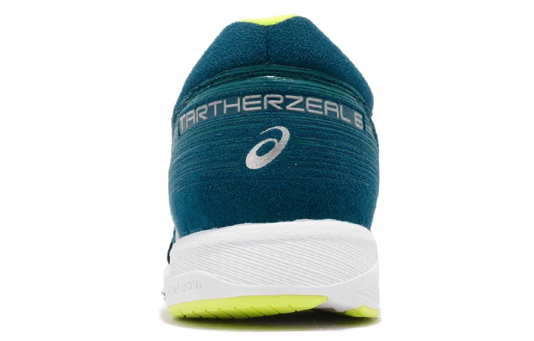 Shop Asics Tartherzeal 6 透氣舒適 低筒跑步鞋 墨綠