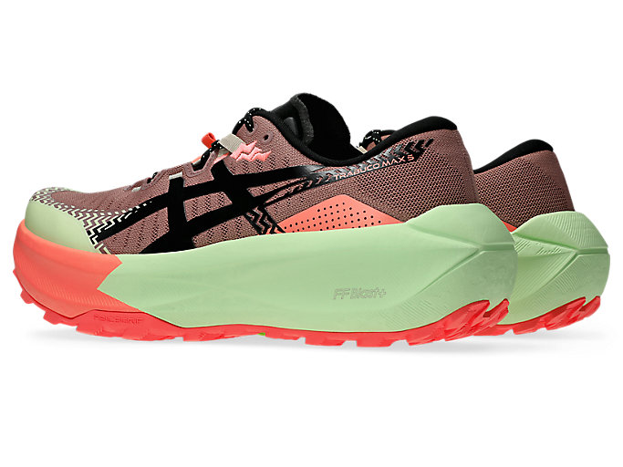 Lookbook ASICS Trabuco Max 5 Scarpe Trail Running Umeboshi/Nero 1011C164-600