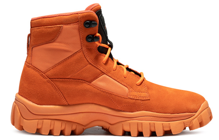 Order ASICS Sepatu Outdoor Unisex Gel-Yeti Cn High-Top Orange 1203A188-800