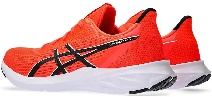 Asics Versablast 3 減震耐磨 低筒 跑步鞋 男款 紅黑 Shop Asics Versablast 3 減震耐磨 低筒 跑步鞋 男款 紅黑