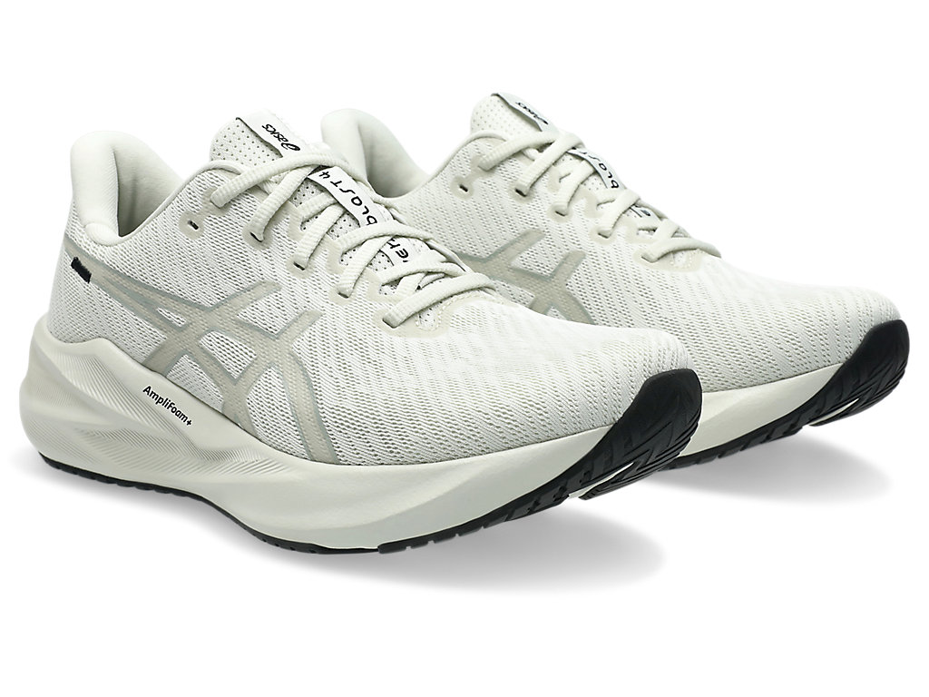 Lookbook ASICS VERSABLAST 4 Laufschuhe 1011B984-300