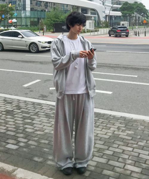 Shop Ateez Essential Two-Tuck Wide Sweatpants [Gray] ATZPT10