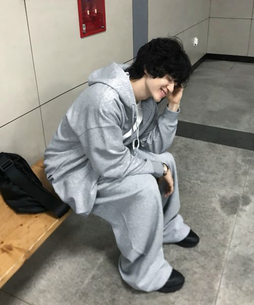 Details for Ateez Essential Two-Tuck Wide Sweatpants [Gray] ATZPT10