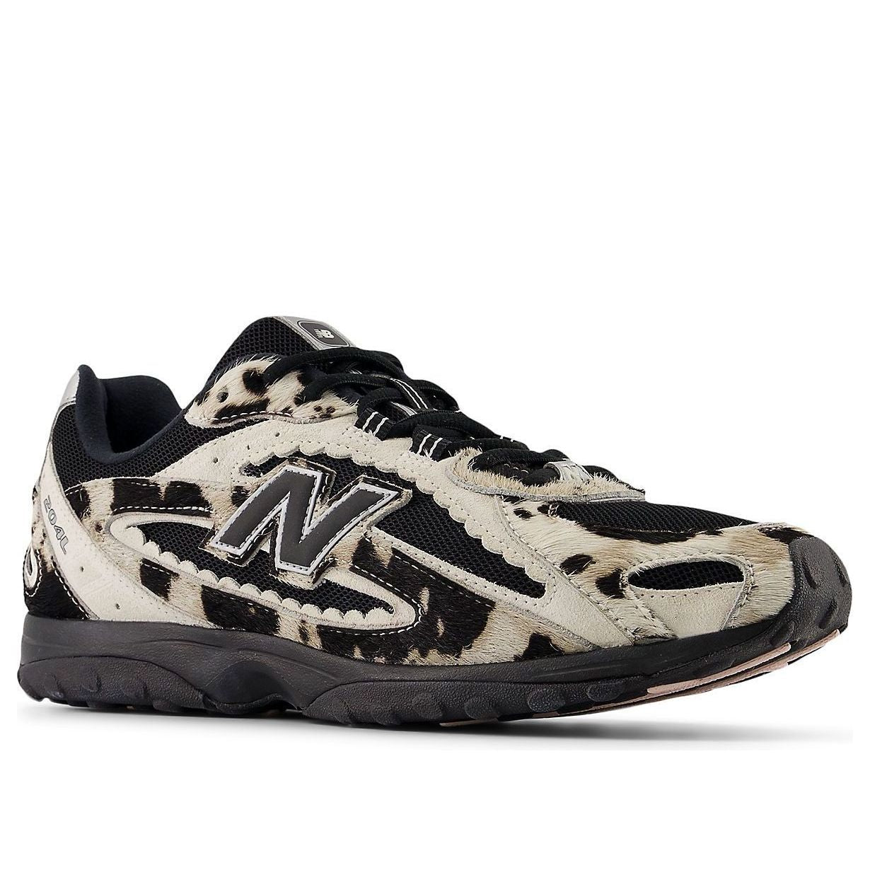 Shop Atmos Pink x New Balance 204L "牛仔女孩黑色" U204L3Z7