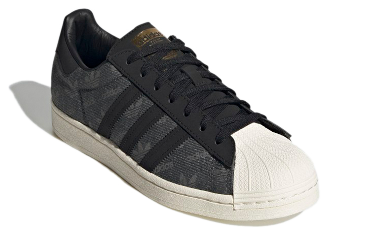 Shop 아트모스 x 아디다스 슈퍼스타 '데님팩 - 그레이' GW3470