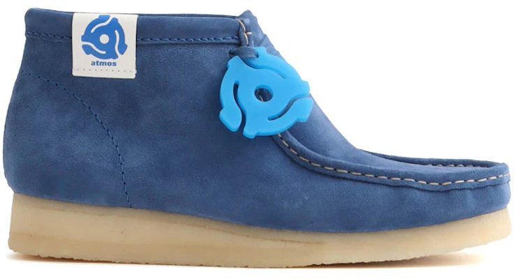 atmos x Manhattan Records x Clarks Originals ワラビーブーツ ブルー 26181134 Buy atmos x Manhattan Records x Clarks Originals ワラビーブーツ ブルー 26181134